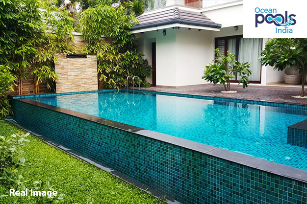 Residential pool with water features